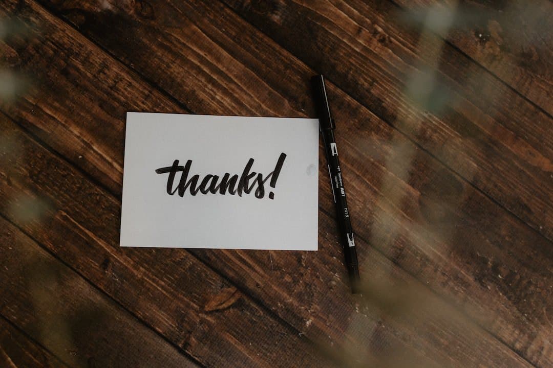 Naklejki z napisem “dziękuję” – w jakich sytuacjach warto je mieć?